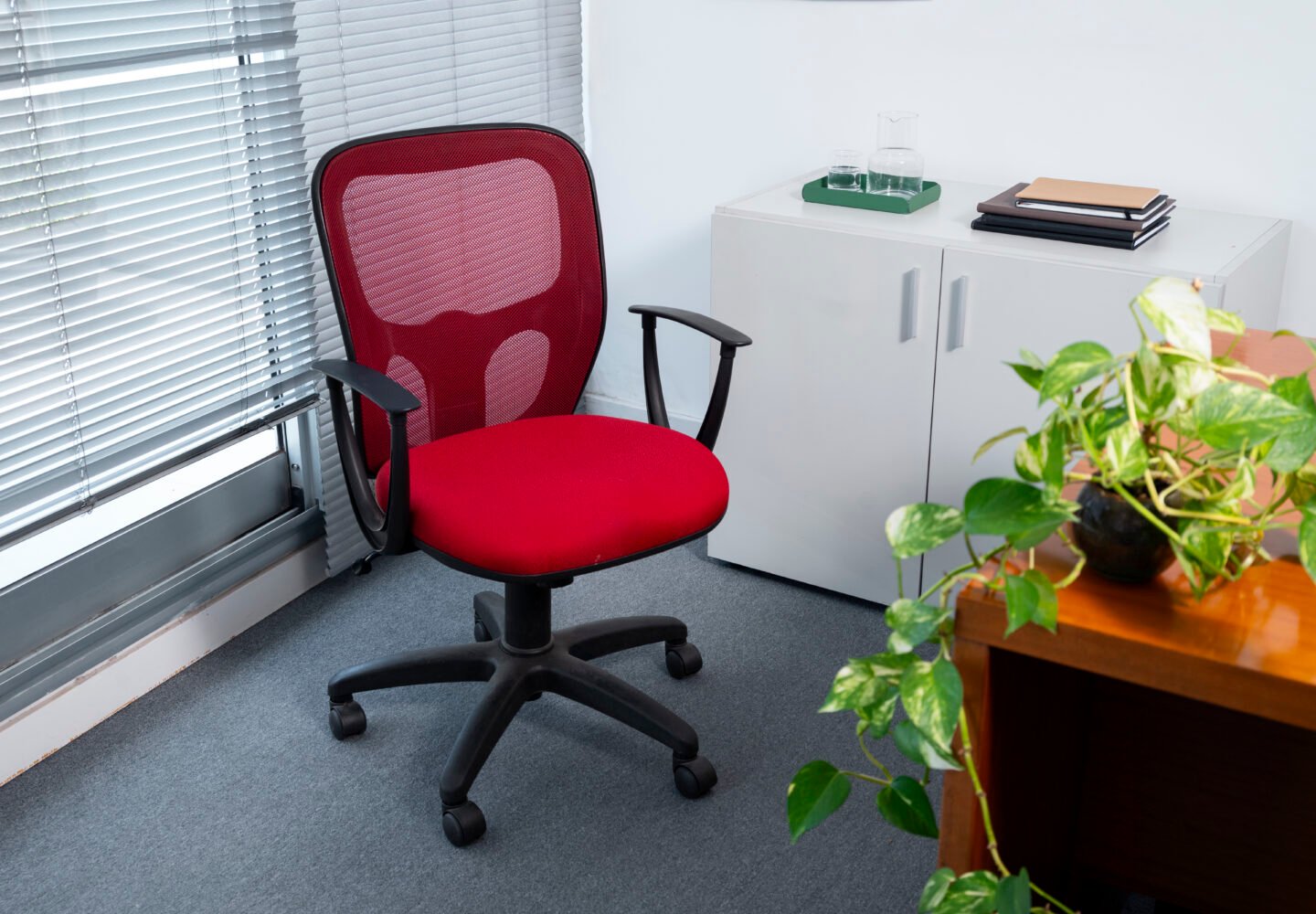 Top 5 Office Chairs for Comfort and Style